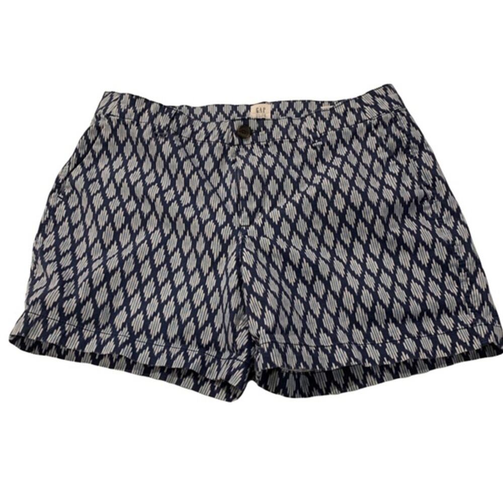 Gap city shorts button‎ zip front size 8. Geometric navy and white pattern
